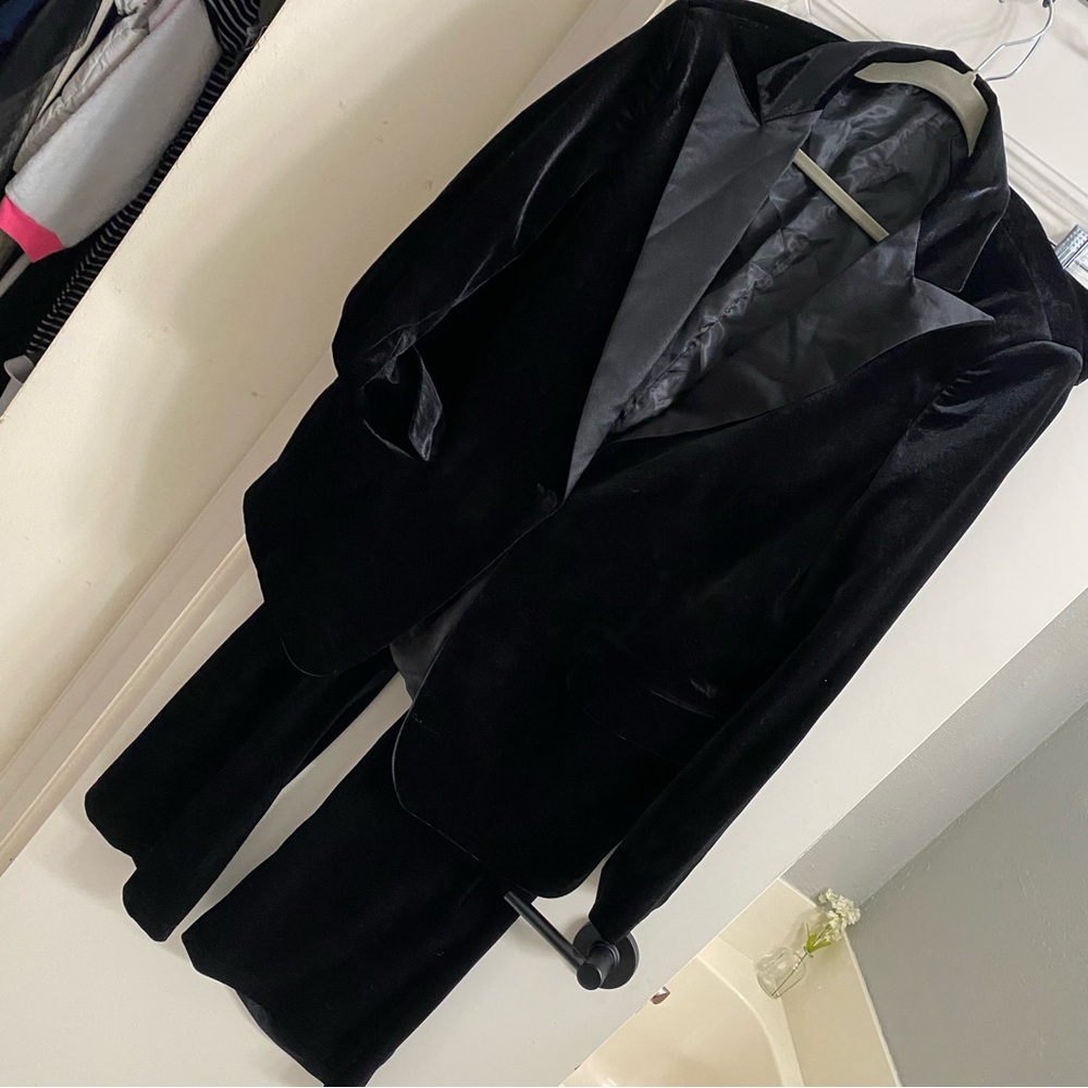 NWT TOPGH Women’s Black Velvet 2 pc Tuxedo Suit Size XL - Picture 2 of 16